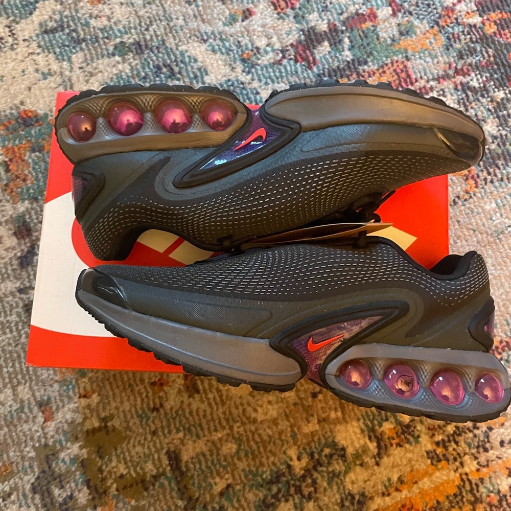 AIR MAX DN
